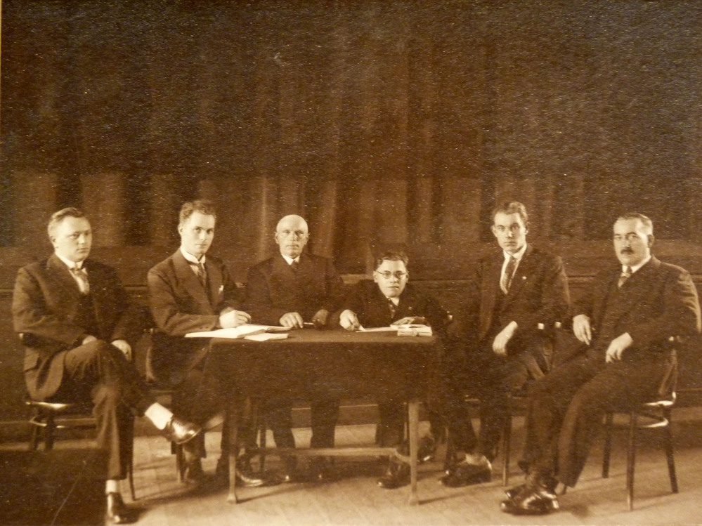 bestuur Algemene Nederlandse Geheel Onthouders Bond te Zuidbroek vergaderd in Ons Gebouw a.d. Heiligelaan